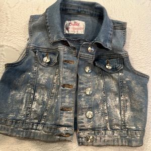 Justice jean vest